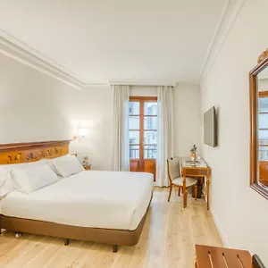 Sercotel Arenal Hotell